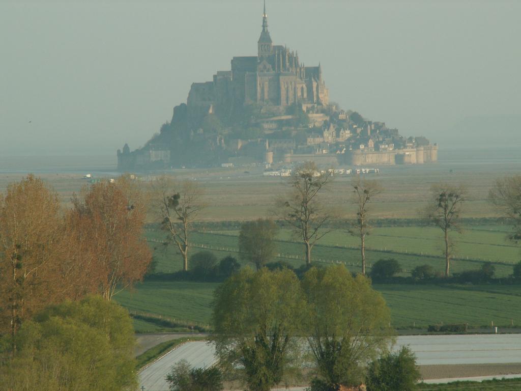 Clos Margottières Le Val-Saint-Père Chambre photo